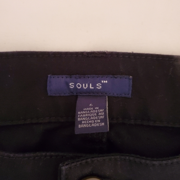 Selling Women's Black Pants with Pockets - Picture 8 of 10
